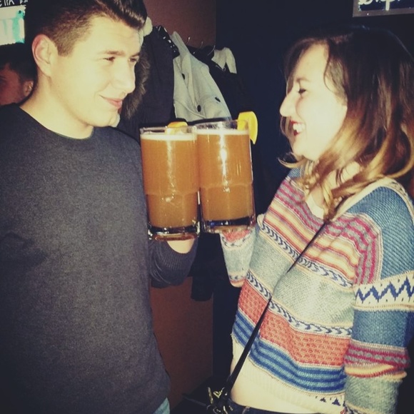 Welcome to my closet! Follow me on Instagram! - Picture 4 of 8